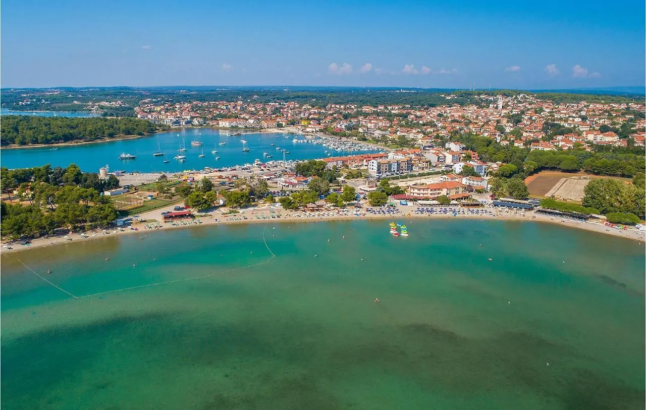 1 Bedroom Lovely Apartment In Medulin