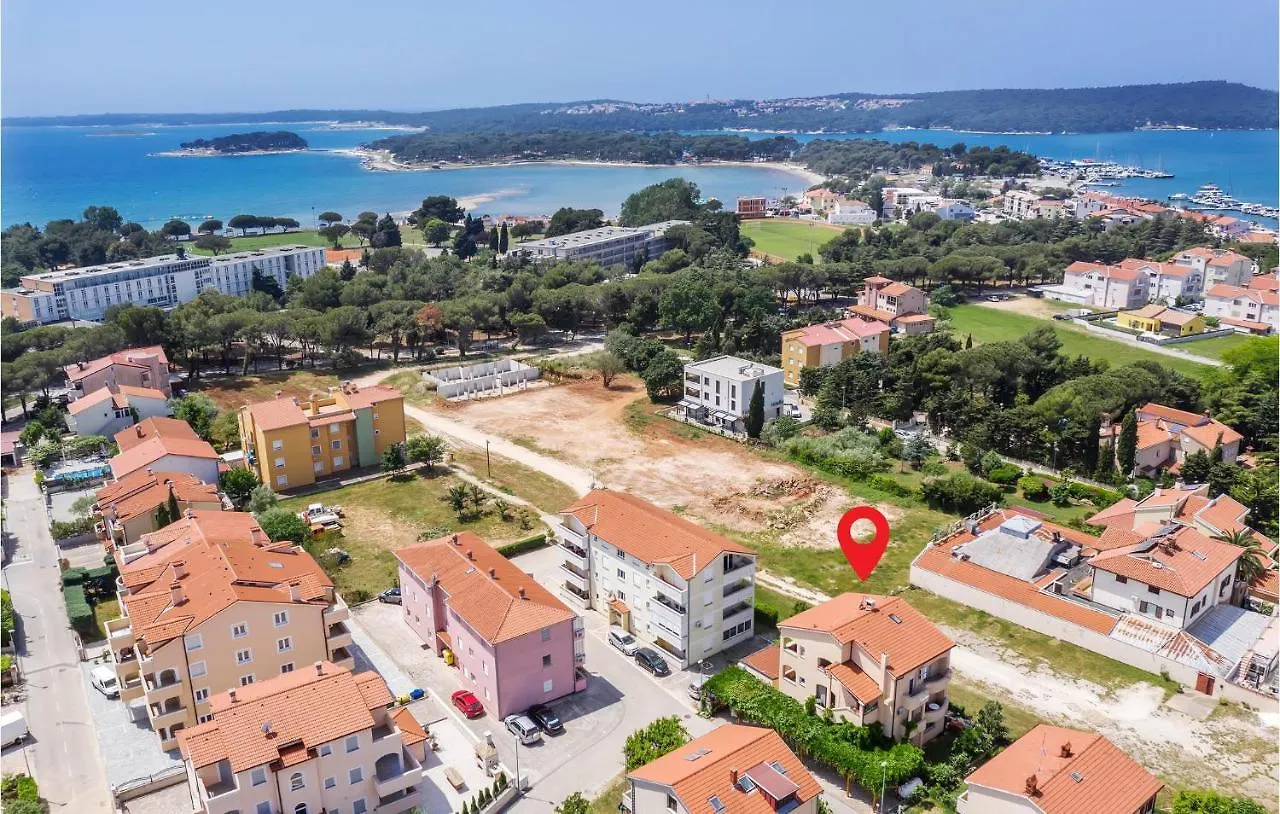 1 Bedroom Lovely Apartment In Medulin